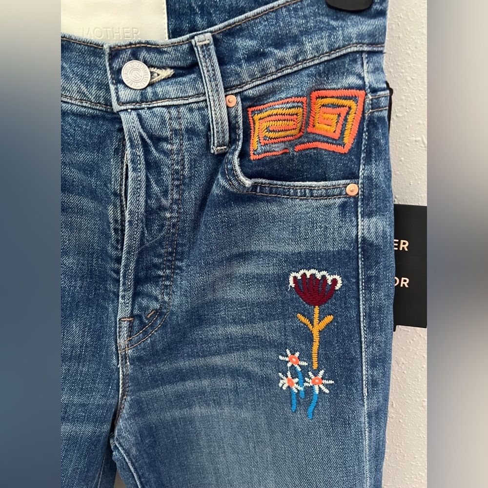 Mother The Rambler Sneak Embroidered Jeans in Running With Scissors Size 24 New - Picture 7 of 15